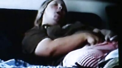 Залуу нь туранхай хайрыг татсан бөгөөд тэр түүнд секс хийхээр шийдсэн