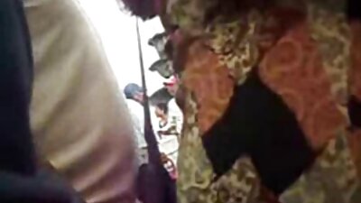 Асар том хөхтэй шаргал үс нь зөвхөн хөхөөтэйгээ хөгжилтэй байдаг